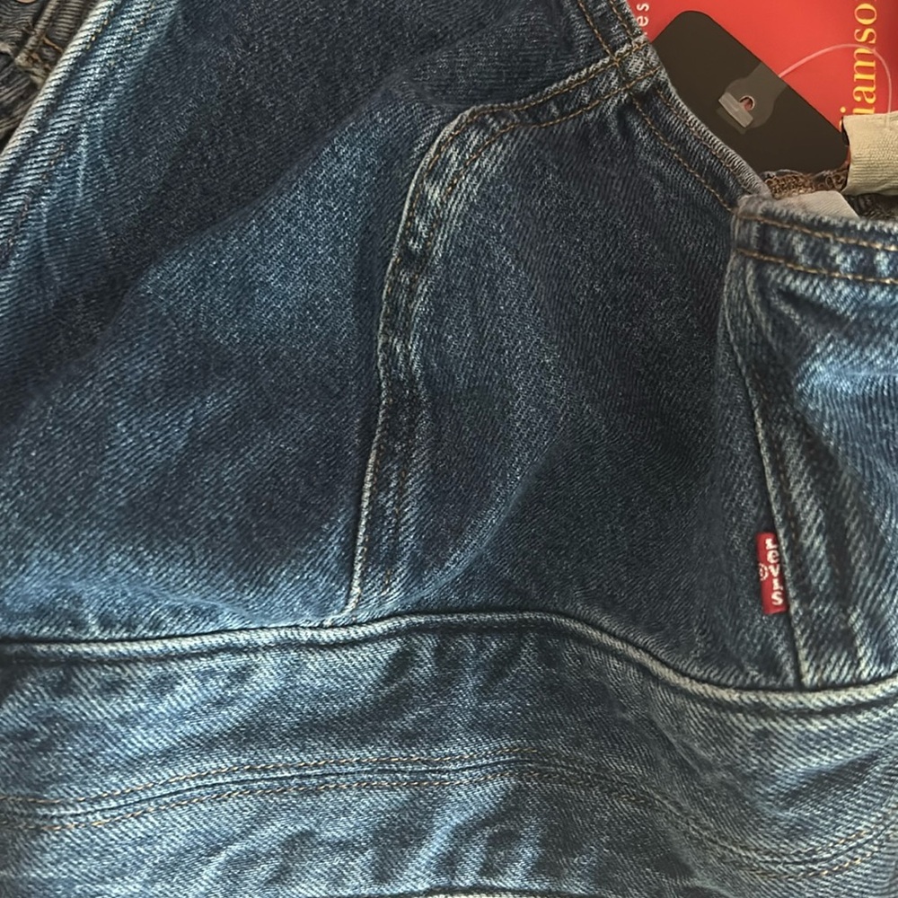 Levi top